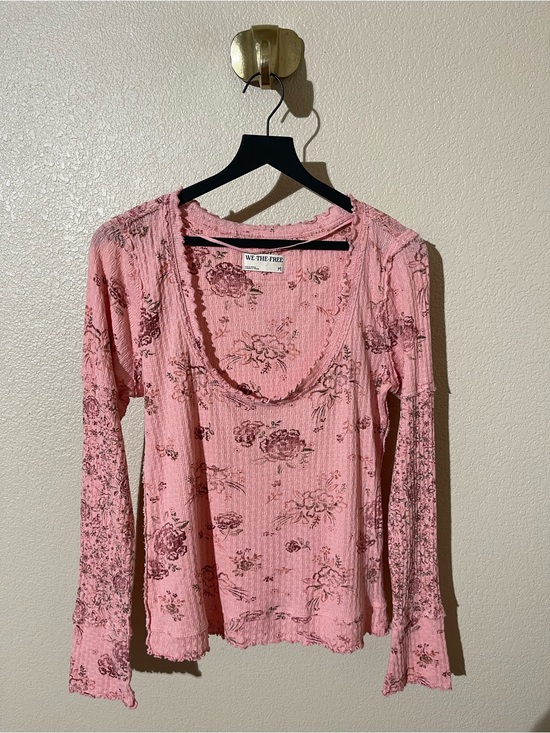 We The Free Tops - We The Free Dusty Pink Floral Scoop Neck Long Sleeve Top